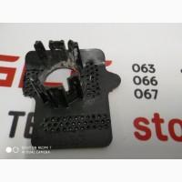 Кронштейн крепления парктроника S8 Tesla model S 1048523-00-B 1048523-00-B