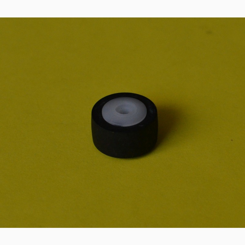 Фото 3. Прижимной резиновый ролик кассетного магнитофона 13х6х2х8 д, пластик