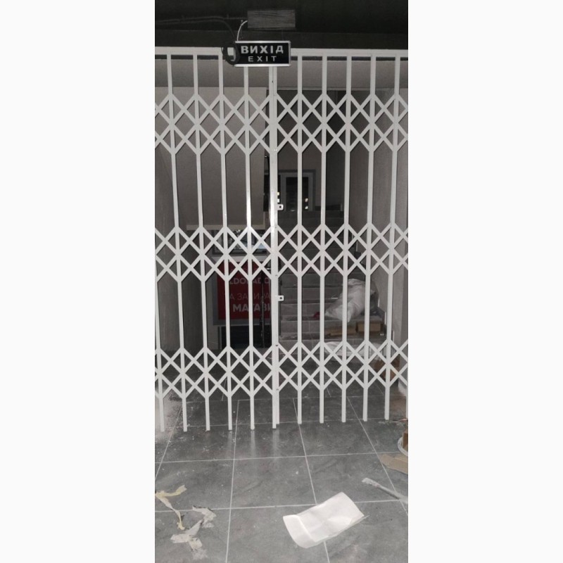 Фото 13. Раздвижные решетки металлические на окна двери, витpины. Производство устанoвка пo Украине