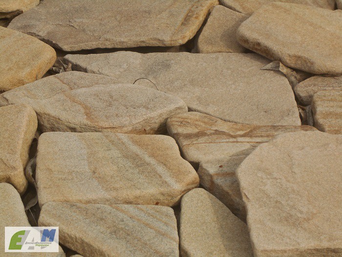 Фото 5. Камень песчаник окатанный