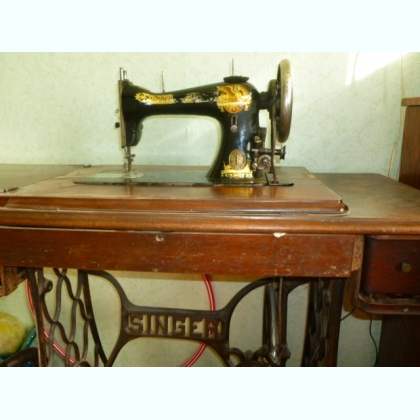 Фото 4. Антикварная швейная машинка SINGER