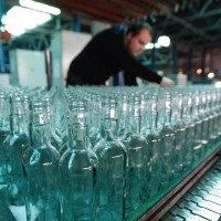 Работа для парней и девушек на заводе стеклотары в Германии