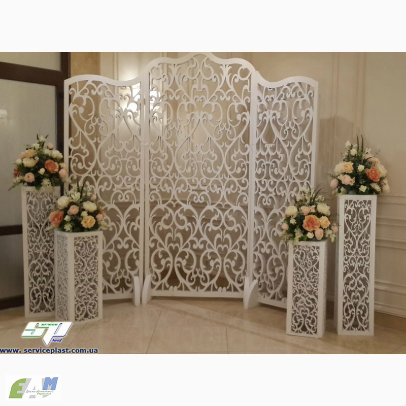 Фото 3. Свадебная арка, резная ширма, ажурные колоны для президиума и выездной регистрации