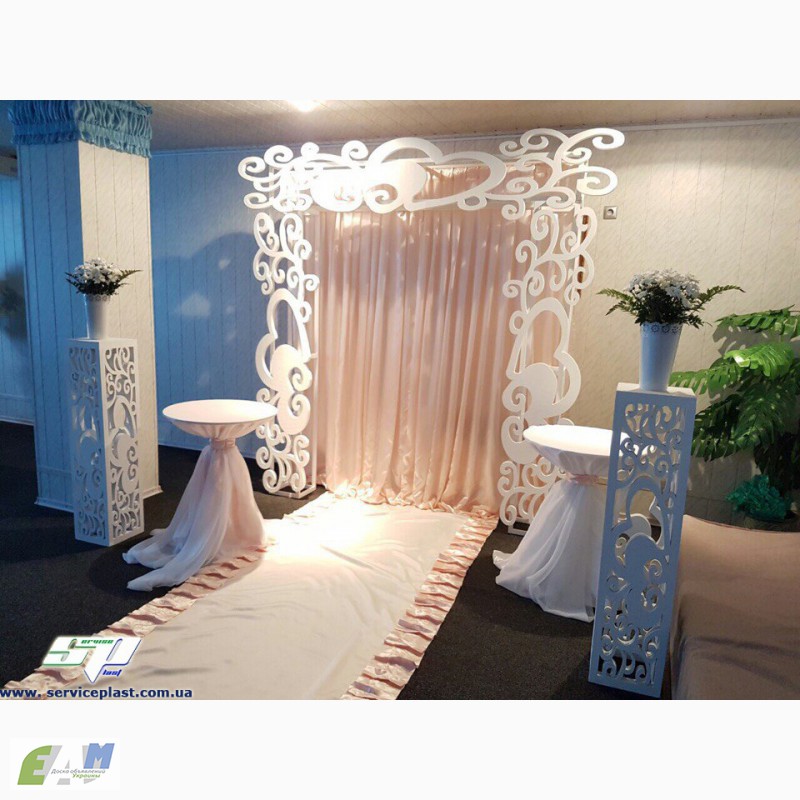 Фото 7. Свадебная арка, резная ширма, ажурные колоны для президиума и выездной регистрации
