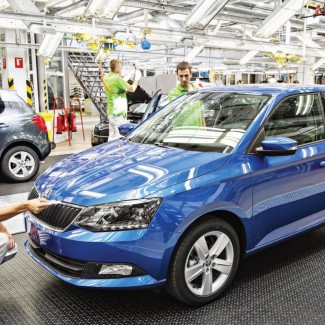 Работа для мужчин и женщин на автозаводе Skoda в Чехии