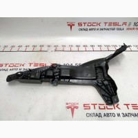 Кронштейн внутренний правый стойки C Tesla model S, model S REST 1009273-00