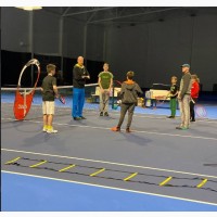 Заняття тенісом, оренда корту, підготовка турнірiв