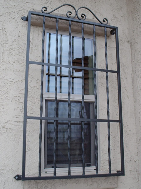 Фото 4. Решетки на окна цена Луцк