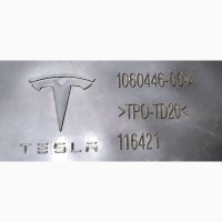 Перегородка водосборника крышки багажника левый Tesla model X 1060446-00-A