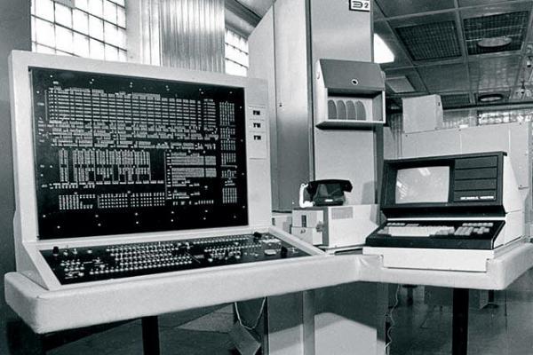 В какой стране был создан компьютер univac