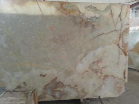 Фото 10. Мрамор и оникс - больше других камней соответствуют облицовыванию потолков, стен и полов