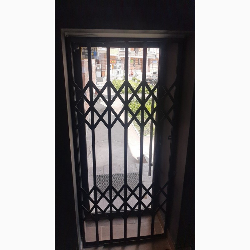 Фото 16. Раздвижные решетки металлические на двери окна балконы, витрины Производство и установкa
