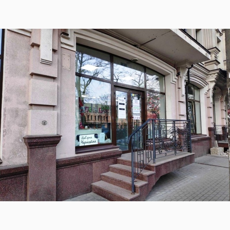 Фото 2. Аренда помещения под магазин/банк/кафе. Фасад, витрины. Нижний Вал, Киев
