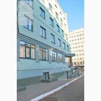 Отдельно стоящего здания площадью 4440 м2. К метро Берестейская, Киев