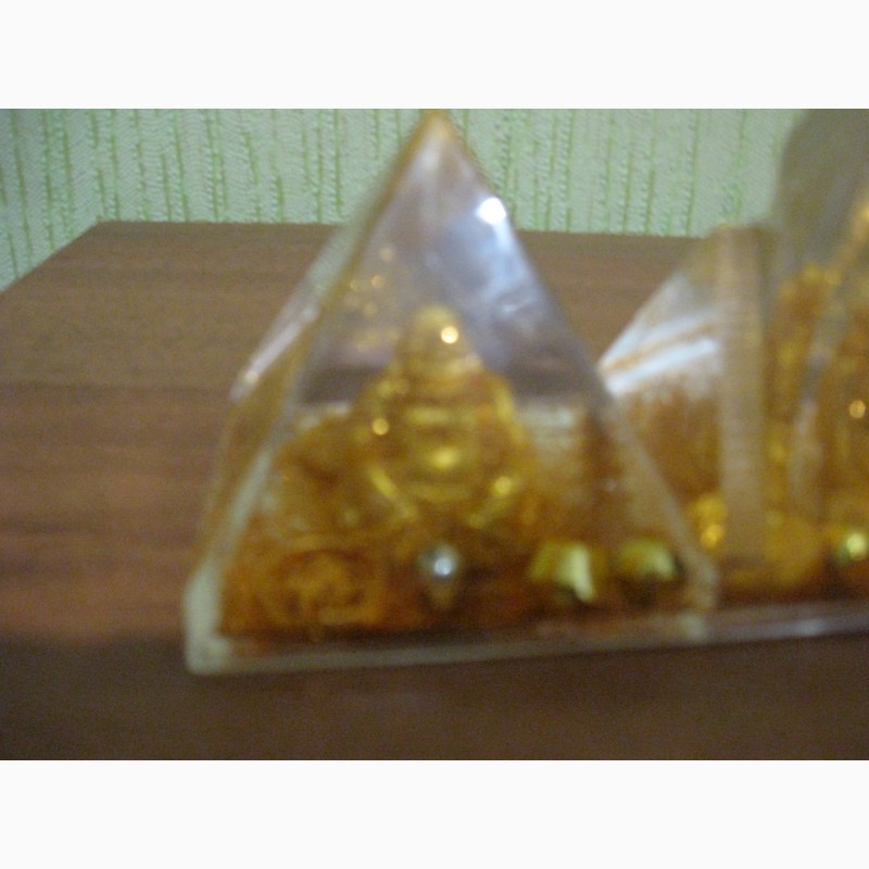 Фото 2. Подарунок для шефа - Будда в пірамідках