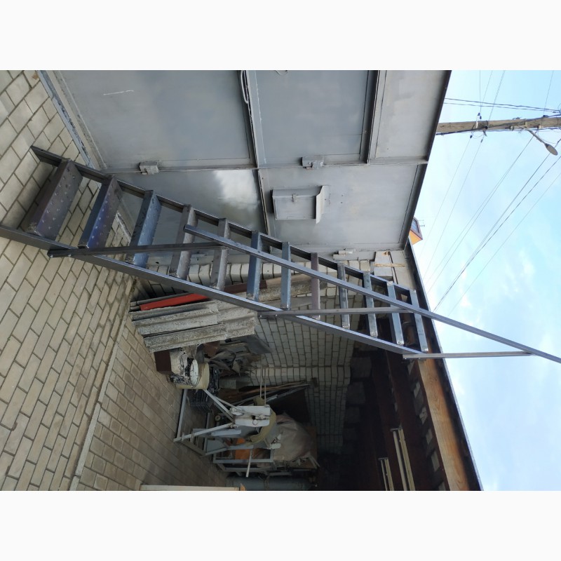 Фото 2. Лестница стальная малогабаритная внешняя Мини