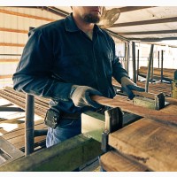 Работа для мужчин на фабрике по обработке доски в Эстонии