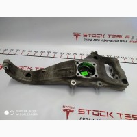 Кулак поворотный передний правый RWD Tesla model S 6007018-00-C 6007018-00