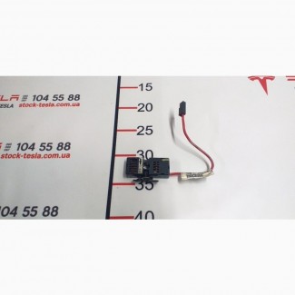 Антенна радио фильтр RHS 2D Tesla model X S REST 1012002-00-B